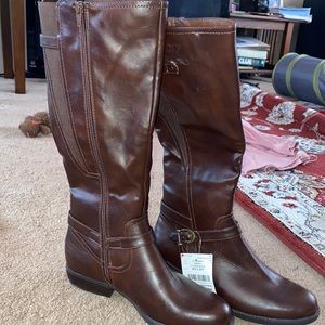 Fake leather fashion boots